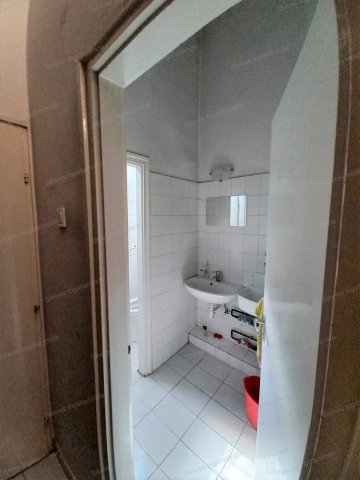 Kiadó üzlethelyiség, Tatabányán 152 E Ft / hó, 1 szobás