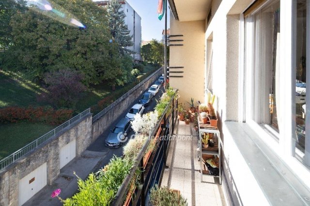 Eladó téglalakás, Budapesten, II. kerületben 154.9 M Ft