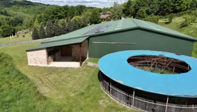 Eladó családi ház, Mánfán 695 M Ft, 6+3 szobás