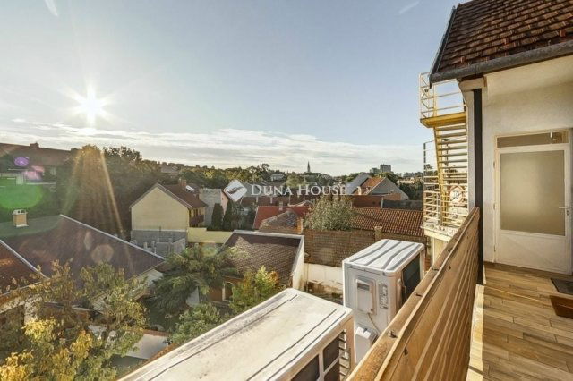 Eladó téglalakás, Kecskeméten 64.9 M Ft, 6 szobás