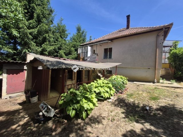 Eladó családi ház, Lakhegyen 50 M Ft, 3 szobás