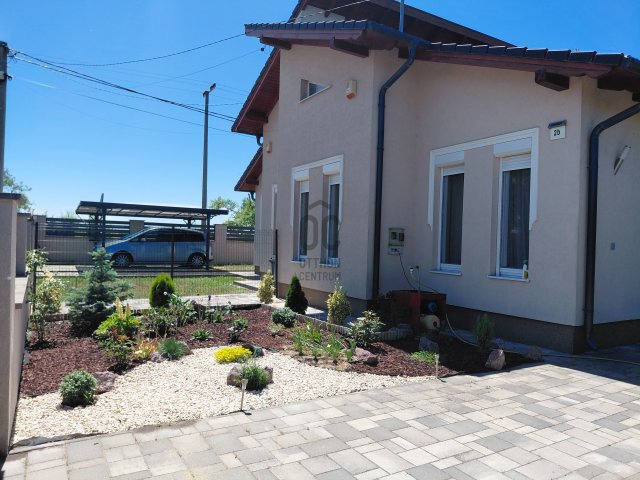 Eladó ikerház, Délegyházán 111 M Ft, 4 szobás