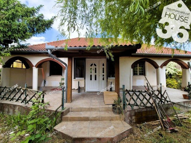 Eladó családi ház, Kecskeméten 57.9 M Ft, 3 szobás