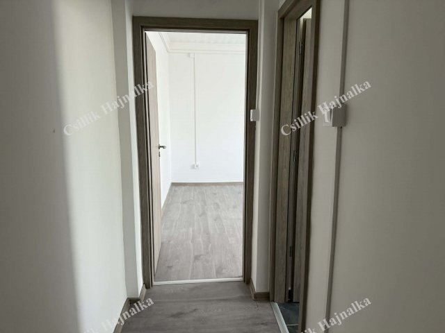 Eladó téglalakás, Szolnokon 27.5 M Ft, 1 szobás