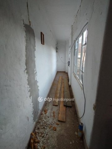 Eladó családi ház, Bakócán 10.5 M Ft, 2 szobás