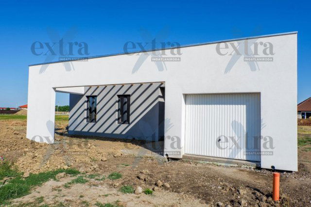 Eladó családi ház, Deszken 119.9 M Ft, 4 szobás