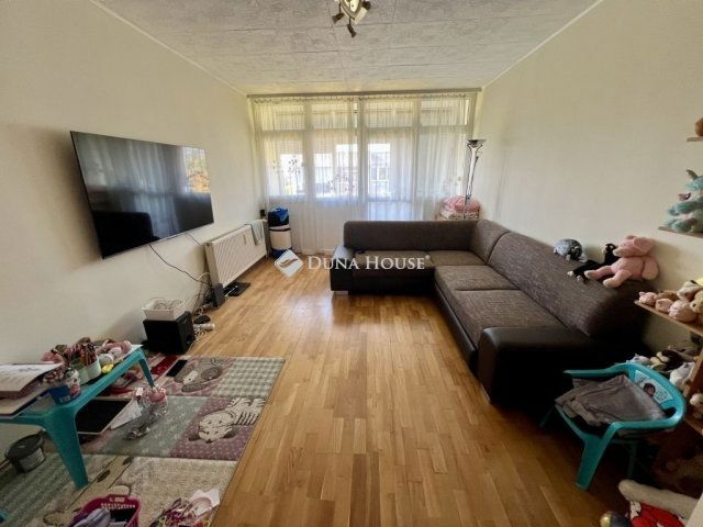 Eladó panellakás, Pécsett 42.9 M Ft, 2 szobás