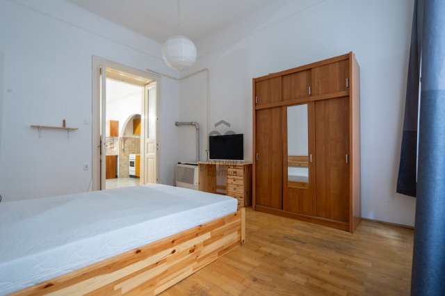 Kiadó téglalakás, albérlet, VII. kerületben, Garay téren