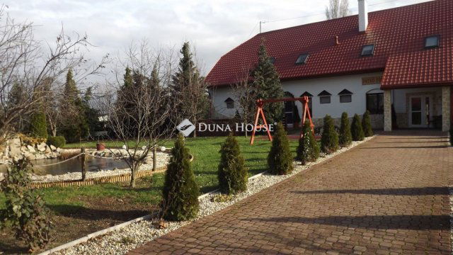 Eladó üzlethelyiség, Sopronban, Somfalvi úton 1020 M Ft