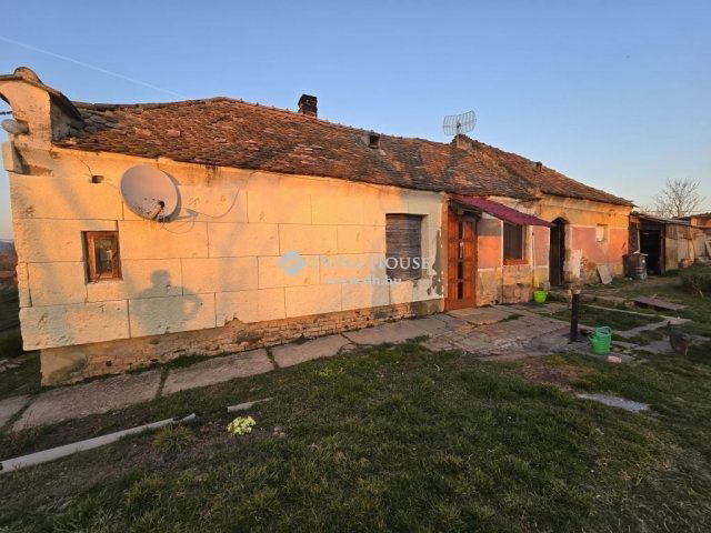 Eladó családi ház, Zókon 8.9 M Ft, 2 szobás
