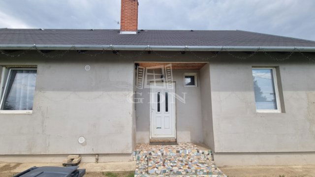 Eladó családi ház, Polgárdin 54.9 M Ft, 5 szobás