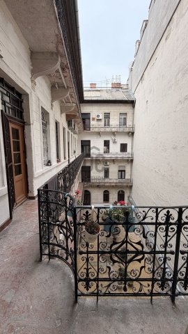 Eladó téglalakás, Budapesten, VI. kerületben 36.999 M Ft