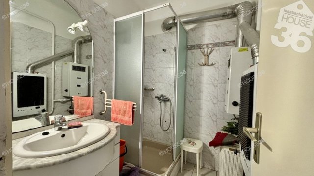 Eladó téglalakás, Kiskunfélegyházán 46.5 M Ft, 3 szobás