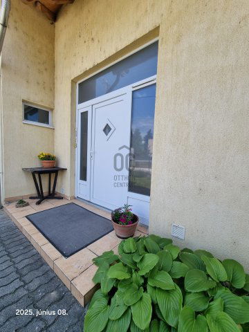 Eladó téglalakás, Balatonalmádiban 87 M Ft, 3 szobás
