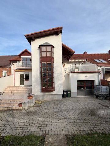 Eladó családi ház, Szombathelyen 129.8 M Ft, 6 szobás