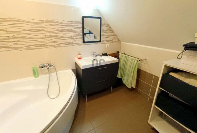 Eladó családi ház, Mogyoródon 159 M Ft, 5 szobás