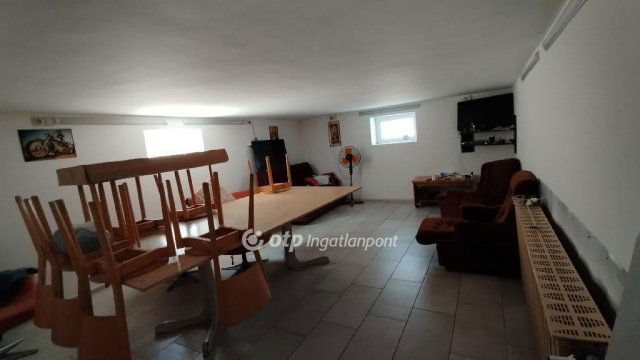 Eladó családi ház, Jászberényben 62 M Ft, 3+7 szobás