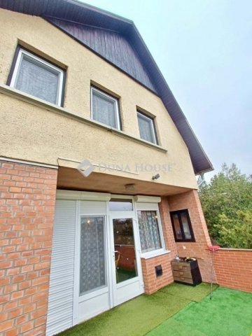 Eladó nyaraló, Lakitelken 40 M Ft, 6 szobás