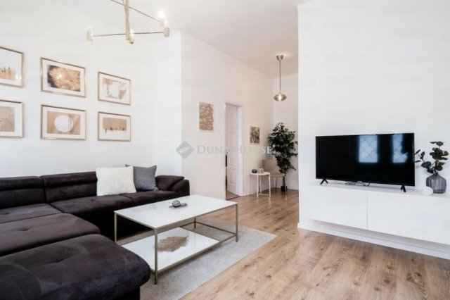 Eladó téglalakás, Budapesten, V. kerületben 114.9 M Ft, 2 szobás