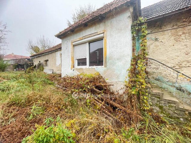 Eladó családi ház, Csabrendeken 10 M Ft, 3 szobás