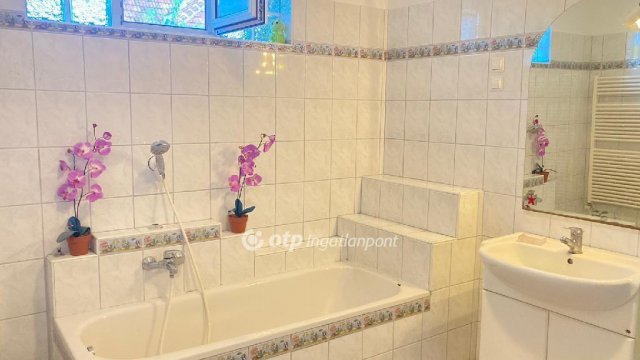 Kiadó családi ház, albérlet, Dunakeszin 450 E Ft / hó, 4 szobás
