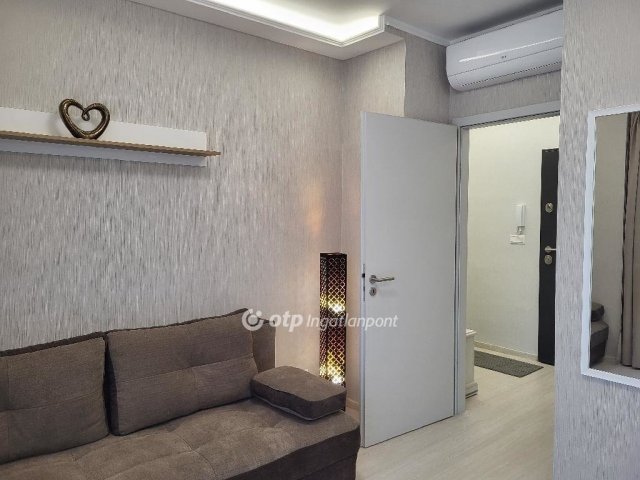 Eladó téglalakás, Siófokon 160 M Ft, 3 szobás