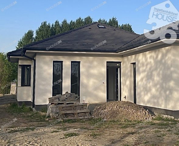 Eladó családi ház, Kecskeméten 77.6 M Ft, 5 szobás