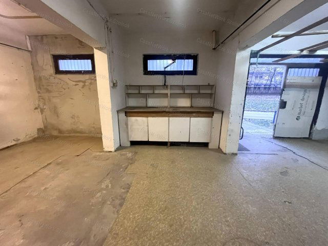 Eladó üzlethelyiség, Szolnokon 18.5 M Ft, 2 szobás