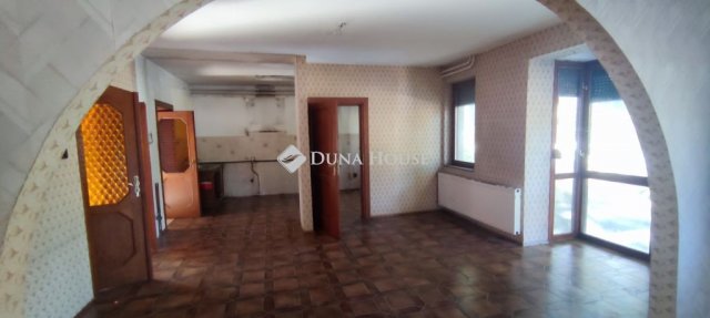 Eladó téglalakás, Szekszárdon, Rákóczi utcában 59 M Ft
