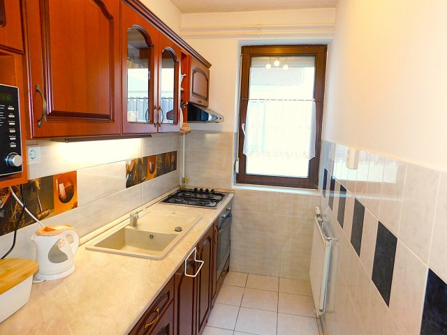 Eladó téglalakás, Keszthelyen 60 M Ft, 3 szobás