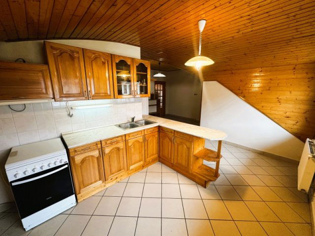 Eladó téglalakás, Pécsett 76.99 M Ft, 3 szobás