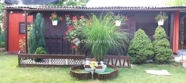 Eladó nyaraló, Tóalmáson 16 M Ft, 2 szobás