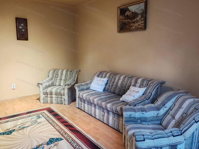 Kiadó téglalakás, albérlet, Szolnokon 100 E Ft / hó, 1 szobás
