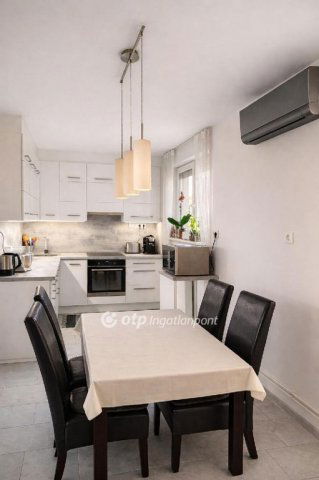 Eladó téglalakás, Tapolcán 66 M Ft, 3 szobás