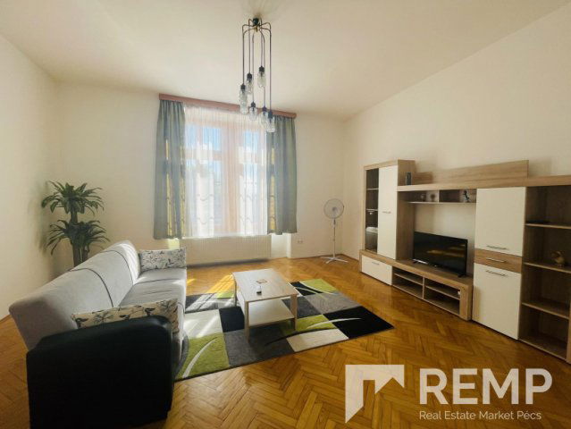 Eladó téglalakás, Pécsett 69.9 M Ft, 2 szobás
