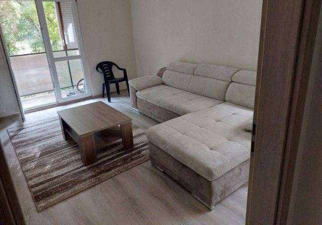 Kiadó panellakás, albérlet, Pécsett, Építők útján, 2 szobás