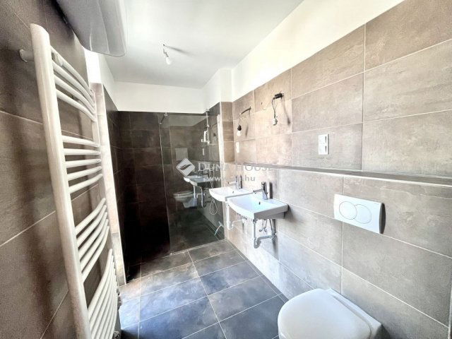 Eladó téglalakás, Balatonlelleén 104.99 M Ft, 3 szobás