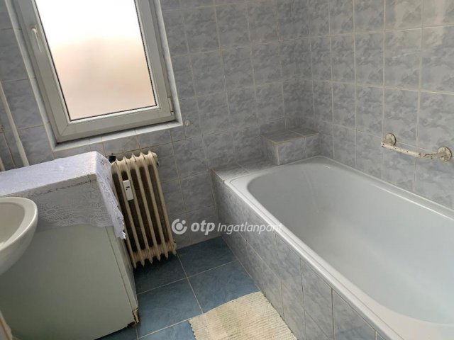 Eladó téglalakás, Nyíregyházán 39.9 M Ft, 2 szobás