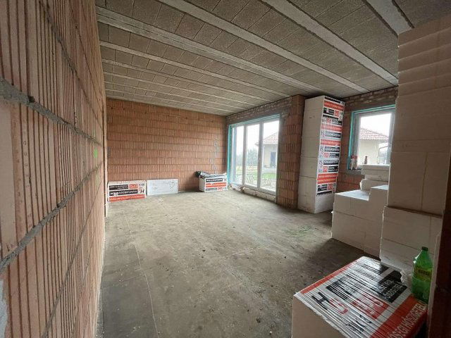 Eladó családi ház, Vácon 99.5 M Ft, 4 szobás