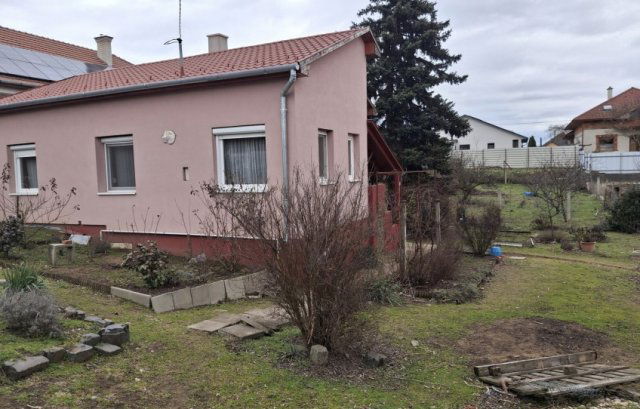 Eladó családi ház, Nyíregyházán 29.5 M Ft, 1+1 szobás