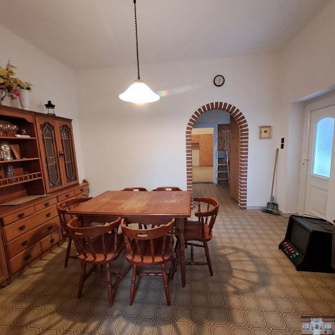 Eladó családi ház, Monoron 32.9 M Ft, 1 szobás