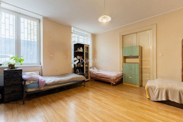 Eladó téglalakás, Budapesten, VIII. kerületben 69.9 M Ft