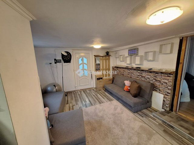 Eladó családi ház, Tatabányán 22.9 M Ft, 2 szobás