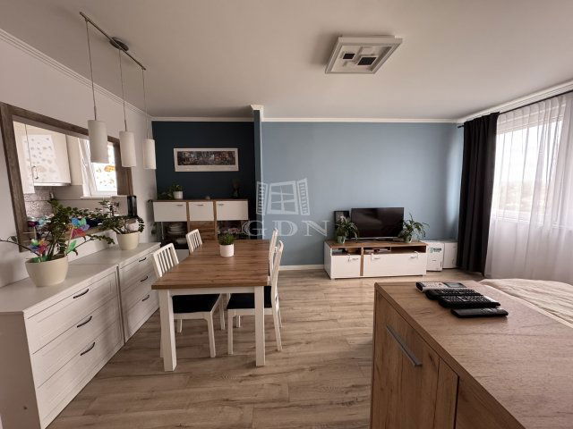 Eladó panellakás, Budapesten, XIV. kerületben 72 M Ft, 1+1 szobás