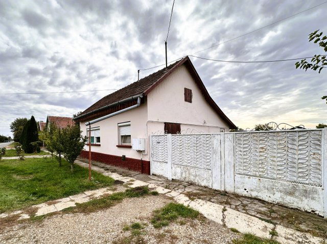 Eladó családi ház, Mezőkovácsházán 12.5 M Ft, 2 szobás
