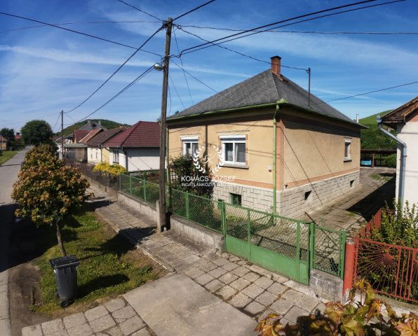 Eladó családi ház, Ózdon 18.5 M Ft, 3 szobás