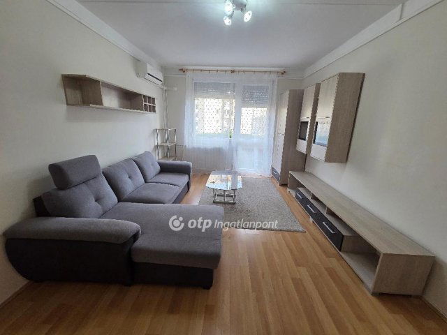 Kiadó panellakás, albérlet, Miskolcon 120 E Ft / hó, 2 szobás