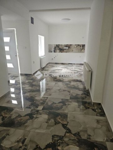 Eladó családi ház, Mezőberényben 35.5 M Ft, 4 szobás