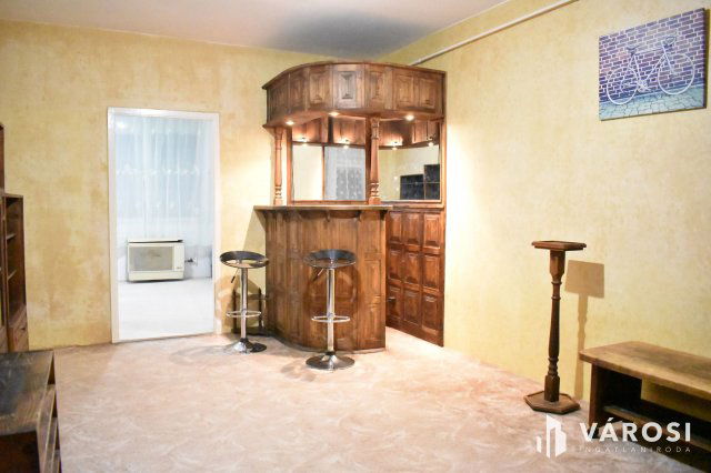 Eladó panellakás, Gyulán 26.9 M Ft, 2 szobás