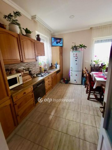 Eladó családi ház, Szerencsen 54.99 M Ft, 4+2 szobás